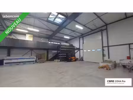 local d'activité 1 409 m²