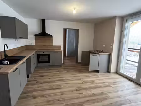 appartement f3  chaux des crotenay  centre du village