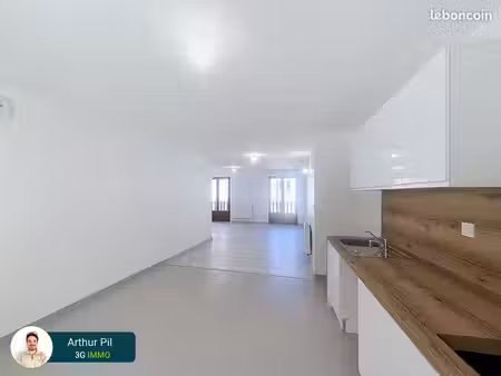 la tour-du-pin — centre-ville — appartement rénové 83 m² avec grande terrasse