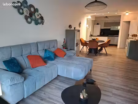 apt la corniche  50m de la plage