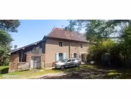 maison de campagne avec 1 500 m² de terrain  grange et puits – entre dole et poligny