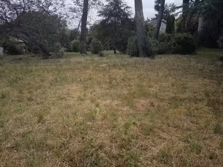 terrain à bâtir de 1111 m² à eysines (33)