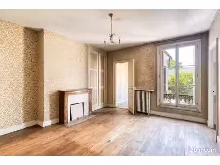 jolie maison quartier des halles  202m2  4-7 chambres  terrasse  jardin  37000 tours