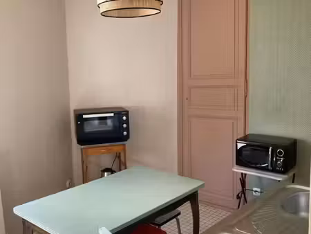 joli f1 bis meublé en centre bourg