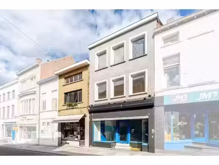wij verkopen uw vastgoed  anders én beter!