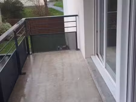 loue t2 résidence sécurisée (parking et terrasse)