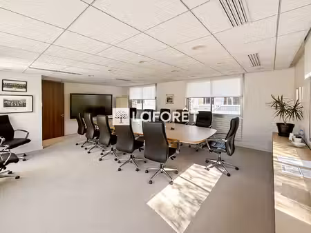 bâtiment indépendant - buc - 1232 m2