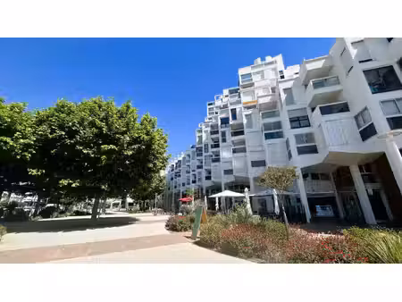 la grande-motte centre t1 bis climatise + terrasse
