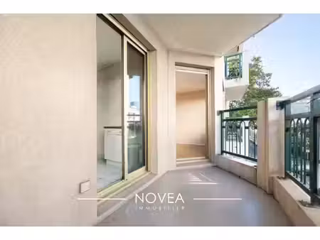 appartement t3 avec balcon et garage
