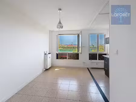 studio rénové - très lumineux - 21 42 m² -bas du parc impérial