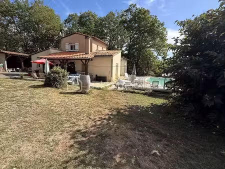 maison de 140 m² à notre-dame-de-sanilhac