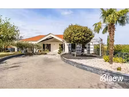 maison 4 chambres à vendre à genilac  piscine intérieure