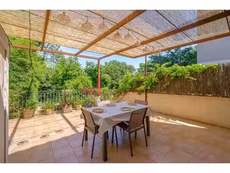 à vendre maison t6 avec jardin