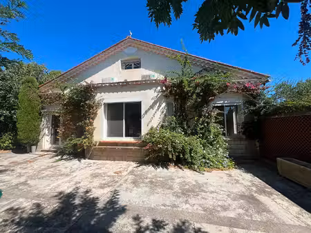 maison familiale de caractère à montfrin