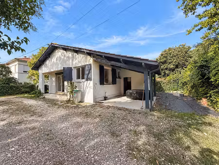 maison de plain pied rénovée à villeneuve/lot proche des commodités