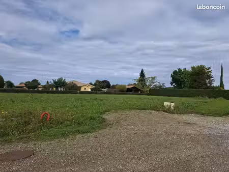 terrain à bâtir de 937 m² à bats (40)
