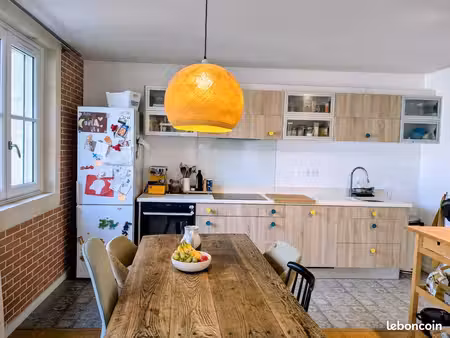 bordeaux bastide – beau t3 de 70 m² avec cachet  à deux pas du tram
