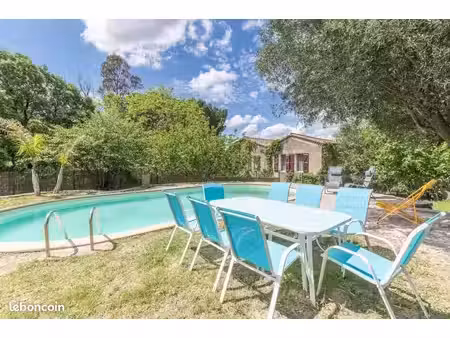 mas de charme avec piscine: parc arboré  double logement  activité locative touristique