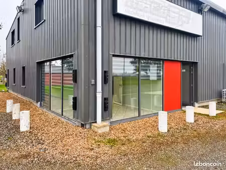bureaux 74 m²