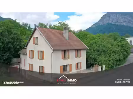 maison 6 pièces 140 m²