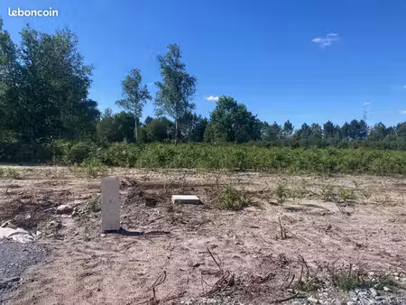 terrain à bâtir de 650 m² à parentis-en-born (40)