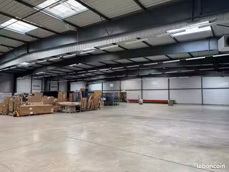 local logistique 2 322 m²