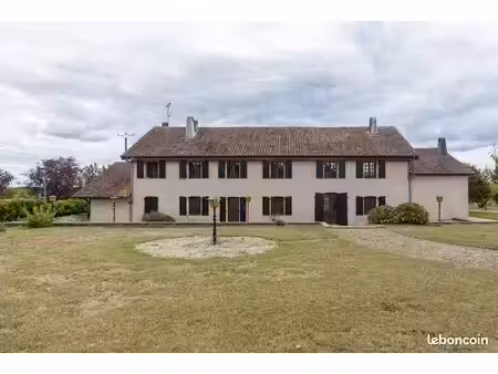 maison 11 pièces 333 m²