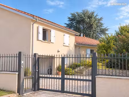 maison 142 m² – centre village à pied – 30 min de lyon