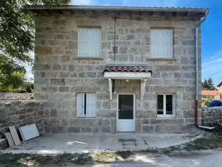 maison en pierre 58m2