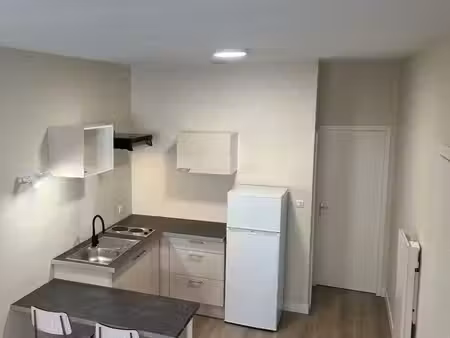 beau studio 29 m2 au centre de la côte st andré