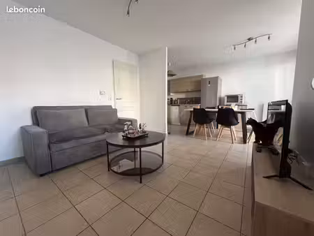 a louer t2 meublée de 45 m2 - quartier saint-claude
