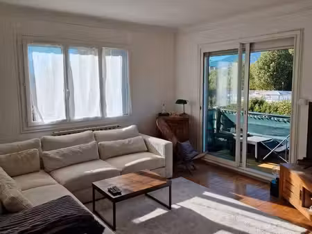 t4 lumineux de 82 m² avec terrasse  balcon privé et jardin commun – saint-égrève