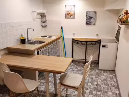maison de village t3 meuble 46m2 dans le coeur de ville