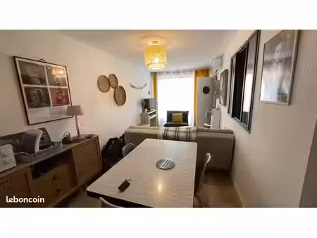 t2 meublé + terrasse + parking - quai d'alger (île sud)