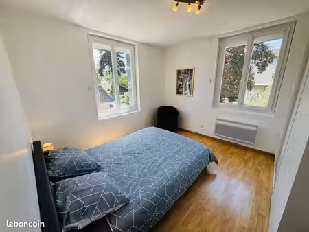 appartement t2 40 m2  terrasse de 50 m2 avec pergola