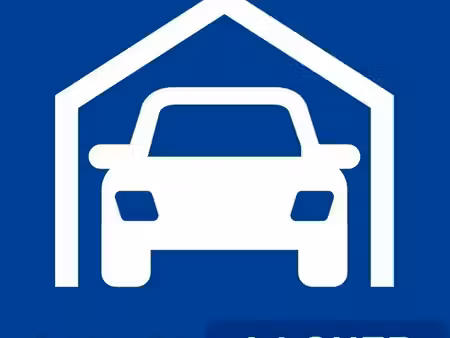 grand garage 20m2 centre ville cavalaire