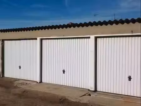 garage/box