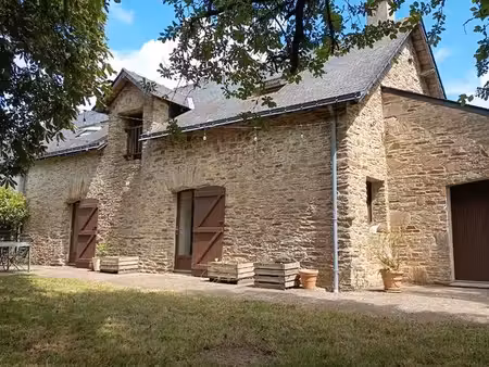 longere en pierre tres agreable dans un hameau