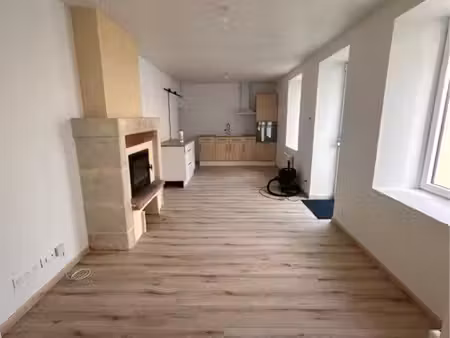 à louer – maison rénovée de 40 m² – lasse (proche baugé / noyant)