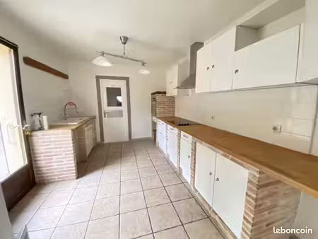 villa 4 pièces 100 m²
