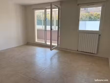 t2 entièrement rénové – 54 m² exploitables – loggia – parking sous-sol – montpellier croix