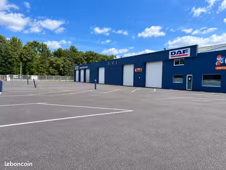mont-de-marsan – bâtiment industriel avec ateliers  bureaux et parc 8 500 m²