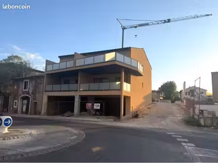local commercial 80m2 sur rond-point