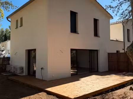 villa 3 chambres 90m² sur terrain arboré de 727m²