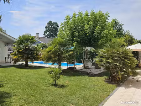 maison familiale - parcelle arborée 708m2 - piscine - au calme