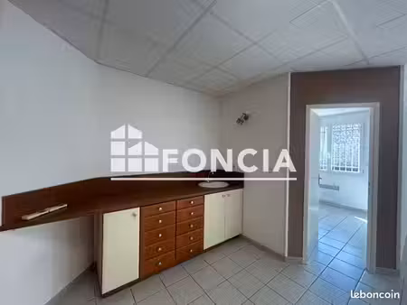 local commercial 2 pièces 52m² à louer 721.13 - lunel 34400