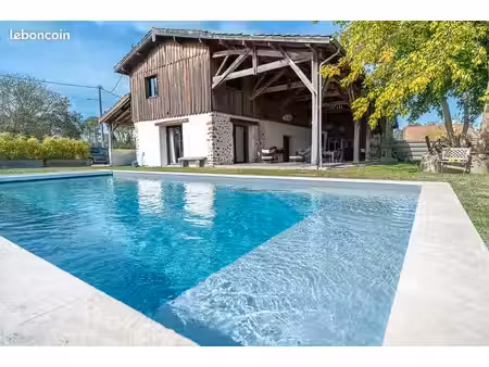 maison 8 pièces 165 m²