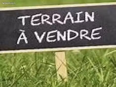 terrain à bâtir de 680 m² à plesse (44)
