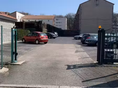 parking garage fermé sécurisé portails automatiques