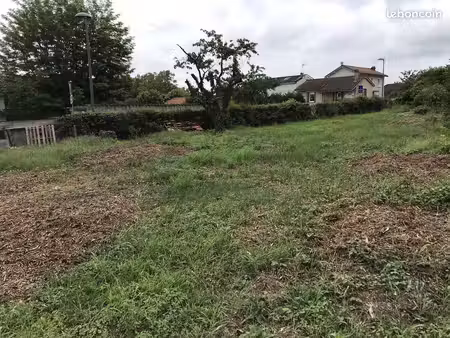 terrain à bâtir de 540 m² à cuzieu (42)